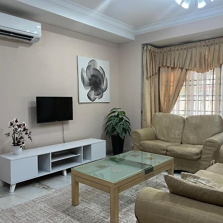 D'Lestari Homestay Сери-Кембанган Экстерьер фото